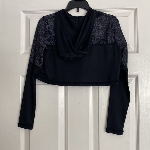 Ivy Sky Printed Mesh Hoodie in Black, Size M (10/12) - Picture 6 of 9